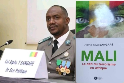 Alpha Yaya Sangaré  et son livre