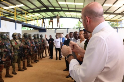 Charles Michel face aux soldats de terrain