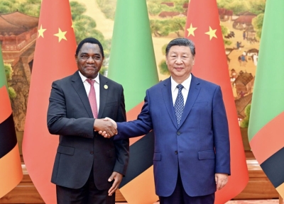 Le président chinois, Xi Jinping, recevant le président zambien, Hakainde Hichilema, à Beijing pour le Sommet 2024 du Forum sur la coopération sino-africaine (FCSA).