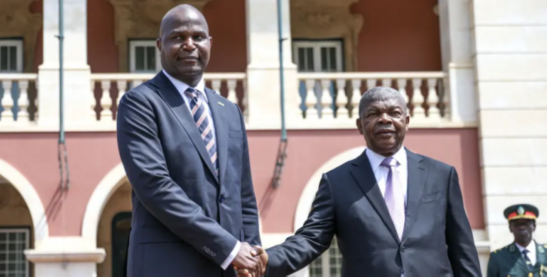 Mozambican President Daniel Chapo and Angolan President João Lourenço.







