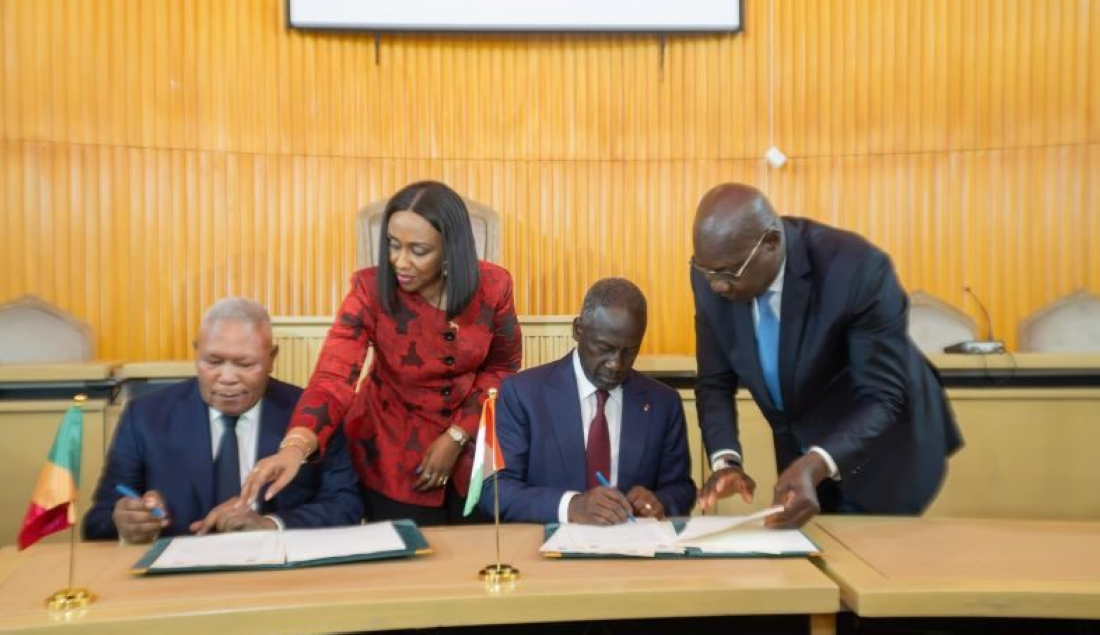President of the National Assembly, Adama Bictogo, and his Congolese counterpart, Isidore Mvouba, after the signing of the Memorandum on June 30, 2025.









