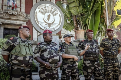 Colonel Randrianirina in the center