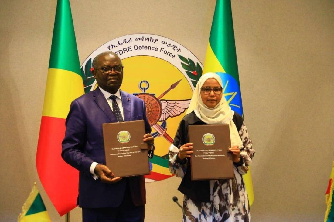 Ethiopian Minister of Defense, Engineer Aisha Mohammed, and Congolese Minister of National Defense, Lieutenant General Charles Richard Monjo.