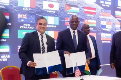 Adama Diawara, Côte d’Ivoire’s Minister of Higher Education and Scientific Research, and Junaid Munir, Chargé d’Affaires at the U.S. Embassy in Côte d’Ivoire, signed Côte d’Ivoire’s official accession to the Artemis Accords on September 24, 2026.