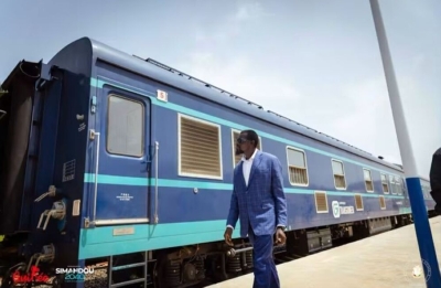 Guinean President Mamadi Doumbouya made the inaugural journey on Monday aboard a passenger train operated by the Compagnie du Transguinéen (CTG).